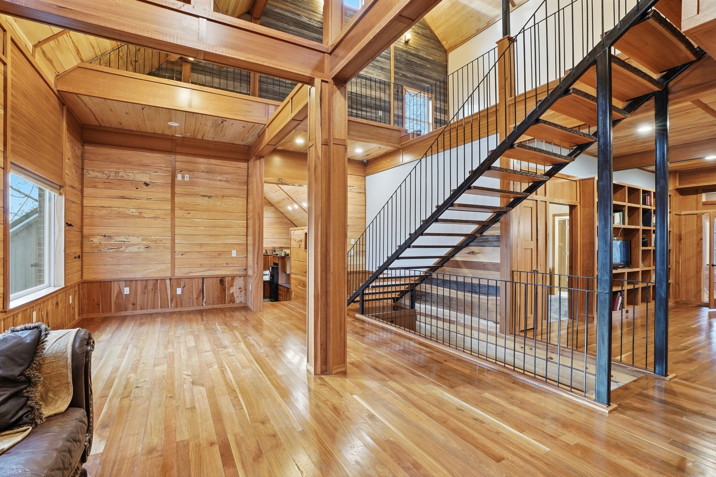 Listing Photo: 3300 Underwood Ave 0004-